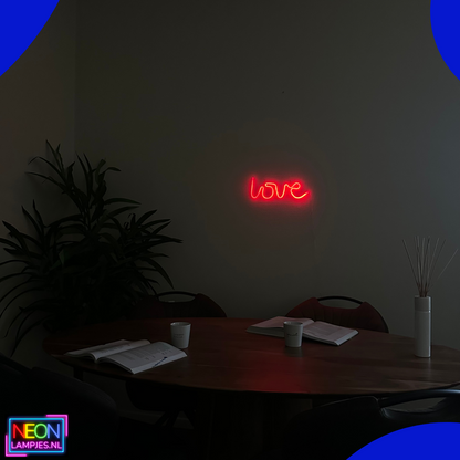 Neon Lamp - Love Rood - Incl. 3 Batterijen - 15 x 34 cm