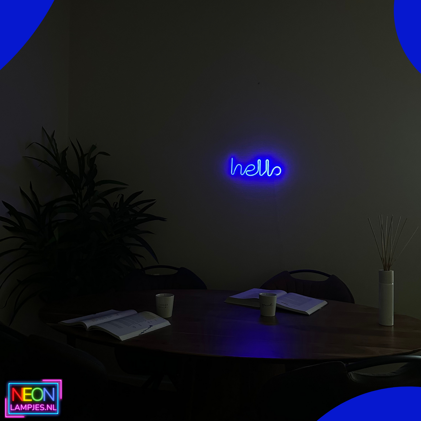 Neon Lamp - Hello Blauw - Incl. 3 Batterijen - 12 x 34 cm