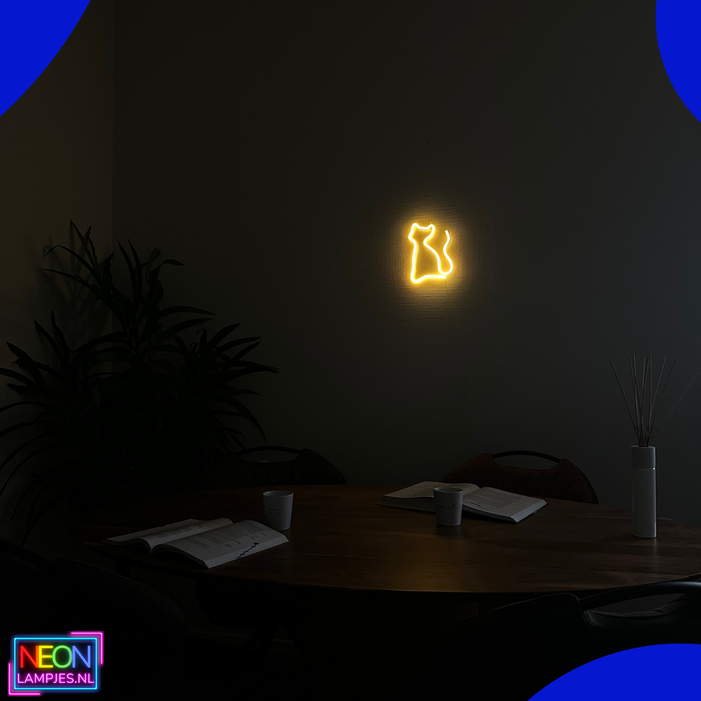 Neon Lamp - Kat Warm Wit - Incl. 3 Batterijen - 23 x 26 cm