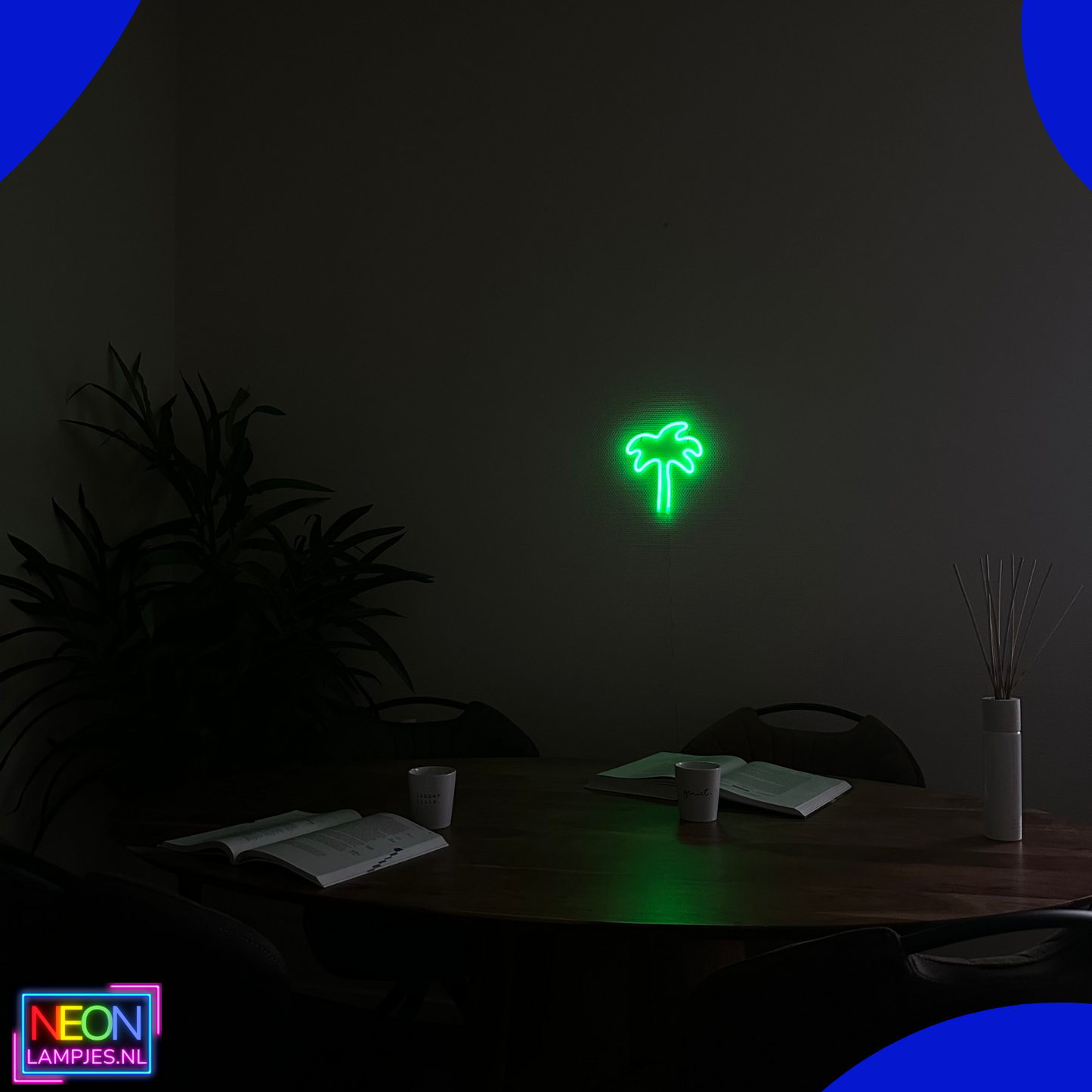 Neon Lamp - Palmboom - Incl. 3 Batterijen - 23 x 19 cm