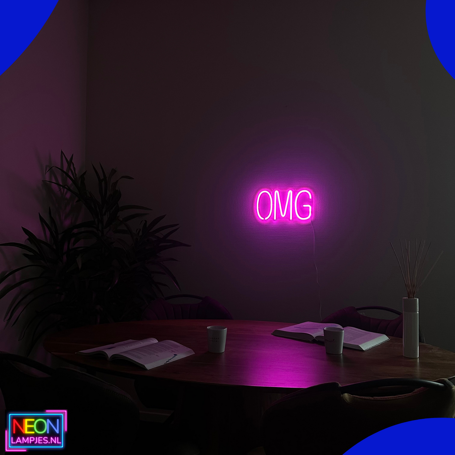 Neon Lamp - Oh My God - Incl. Ophanghaakjes - Neon Sign - 33 x 25 cm